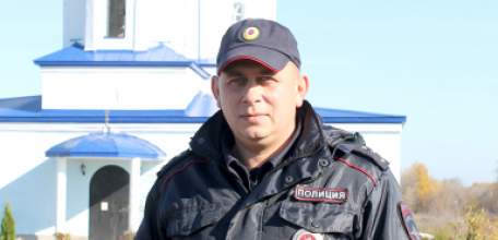 Участковый уполномоченный полиции ОМВД России по Елецкому району Максим Алёхин стал победителем регионального этапа конкурса &laquo;Народный участковый-2019&raquo;