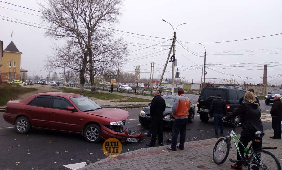 В Ельце на улице Спутников произошло ДТП