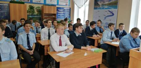 Струдники Елецкого ЛО МВД России на транспорте проводят лекционные занятия в учебных заведениях города