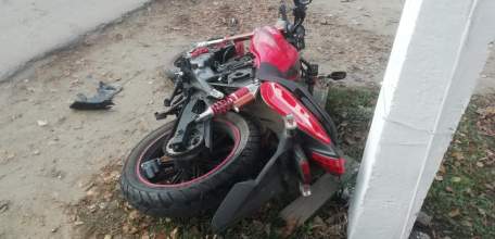 В результате ДТП на улице Яна Фабрициуса пострадал несовершеннолетний водитель мотоцикла