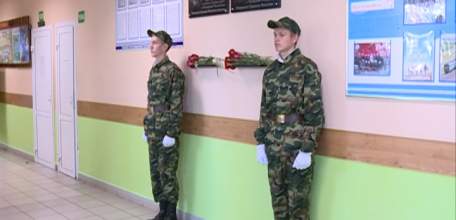 В Елецком железнодорожном техникуме эксплуатации и сервиса почтили память выпускников, погибших при исполнении воинского долга в Чечне