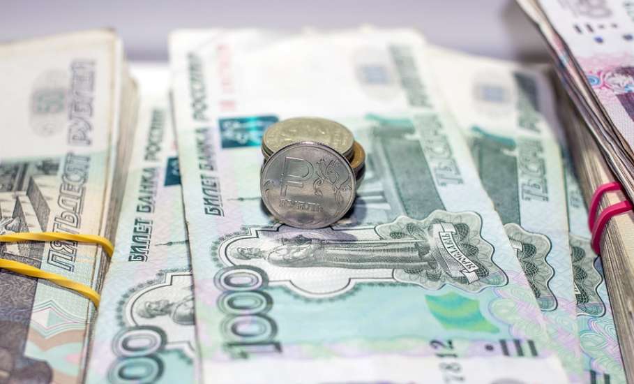 Россияне стали чаще откладывать деньги на старость