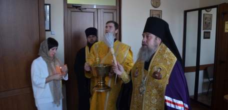 Епископ Максим освятил здание администрации города Ельца