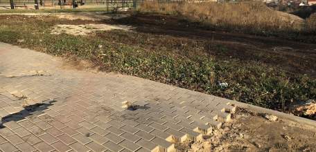 Сквер в микрорайоне Александровском - стыдоба администрации!