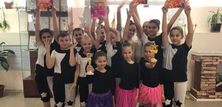 Хореографический коллектив «Звездочки» из Елецкого района успешно выступил на фестивале «Новые звёзды искусства» в Липецке