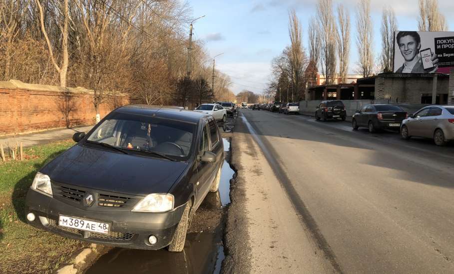 Проблема с парковками автомобилей  в Ельце требует немедленного принятия решений