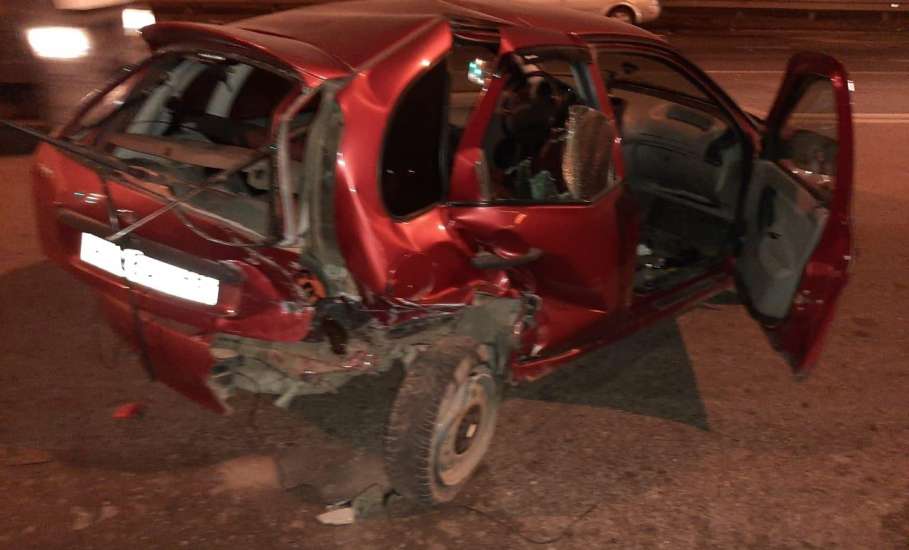 18 ноября в Ельце в ДТП пострадал пассажир «Лады-Калины»
