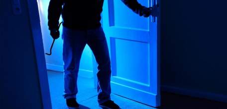 Полиция задержала 28-летнего ельчанина за кражу спиннинга, 3-х удочек, электрической дрели и рюкзака