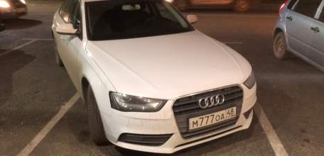 Автохам с блатным номером занял два парковочных места у магазина &laquo;Пятёрочка&raquo; по улице Спутников