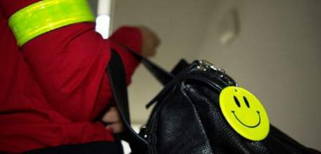 &laquo;Подмигните&raquo; водителю и станьте заметней в 8 раз: 10 фактов о фликерах и их волшебстве на дорогах