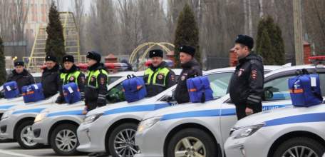 Патрульные автомобили ДПС оснастили наборами для оказания первой помощи пострадавшим в автоавариях