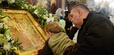 Православные празднуют Введение во храм Пресвятой Богородицы