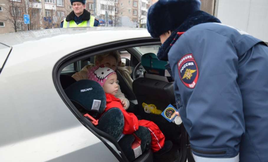Елецкие автоинспекторы выявляли нарушения правил перевозки маленьких пассажиров