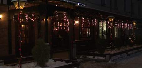 Елец новогодний: предприниматели помогают в создании праздничного убранства города