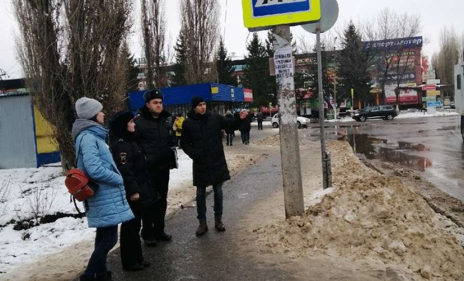 Елецкие автоинспекторы и представители общественности провели обследование пешеходных переходов вблизи образовательных организаций