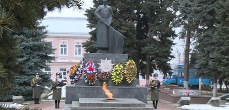 9 декабря старшеклассники несли вахту памяти у Вечного огня