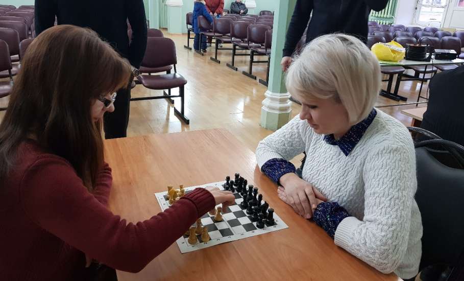 В Ельце прошёл турнир по шахматам для людей «Серебряного возраста»