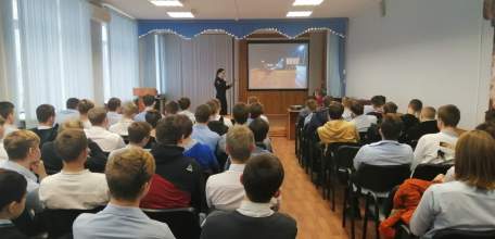 В Елецком железнодорожном техникуме эксплуатации и сервиса прошло мероприятие ГИБДД по безопасности дорожного движения