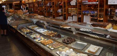 В Ельце задержан 25-летний гражданин за кражу 20 плиток шоколада и 3 шампуня