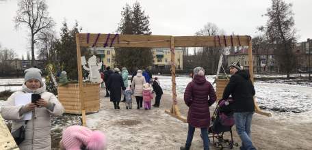 Администрация Ельца запустила жителей в парк Железнодорожников, где более пяти лет не сделано до конца благоустройство!