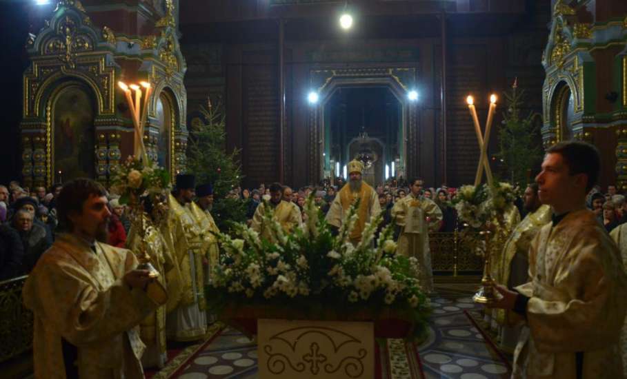 В Рождественскую ночь в Вознесенском соборе совершена праздничная литургия