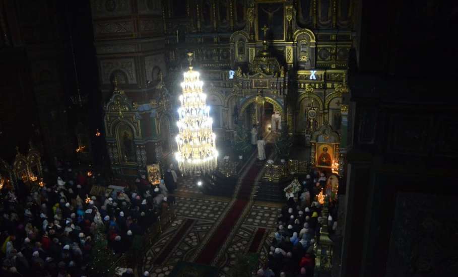 В Рождественскую ночь в Вознесенском соборе совершена праздничная литургия
