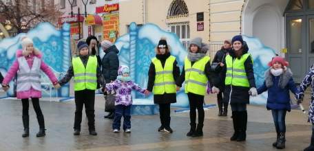 В Ельце состоялся танцевальный флешмоб по безопасности дорожного движения