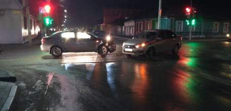 ОГИБДД ОМВД России по городу Ельцу просит откликнуться очевидцев ДТП на улице Свердлова