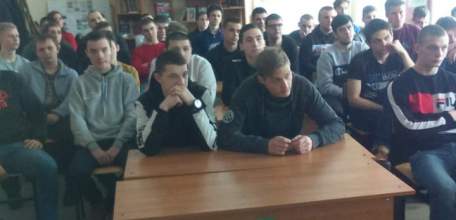 В рамках акции «Профориентир» полицейские рассказали студентам елецкого колледжа о службе в органах внутренних дел