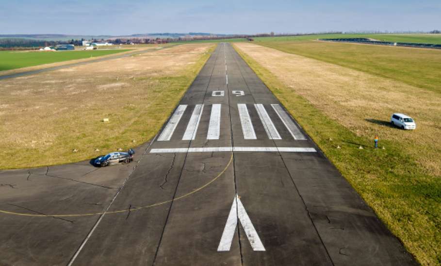 Липецкий аэропорт отсудил у елецкого подрядчика 13,6 млн рублей за некачественную взлётно-посадочную полосу