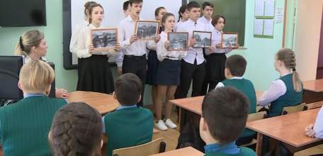 Памяти павших в Сталинградской битве посвящается: в школе №8 прошел урок мужества