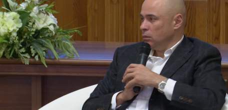 Реконструкция ГДК, ремонт улицы Коммунаров и табачной фабрики: эти и другие темы Игорь Артамонов раскрыл во время своей пресс-конференции