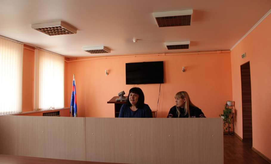 В исправительной колонии №4 состоялась встреча представителей ОМВД России по Елецкому району сотрудниками учреждения