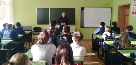 Елецким ЛО МВД России на транспорте совместно с "ЦСЗН по Елецкому району" проведен классный час с учащимися