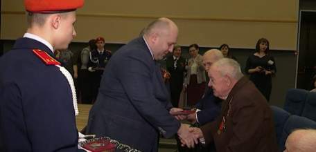 Елецким ветеранам Великой Отечественной войны вручили юбилейные награды