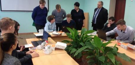 В школе №12 состоялся обучающий семинар по робототехнике «Робофест»