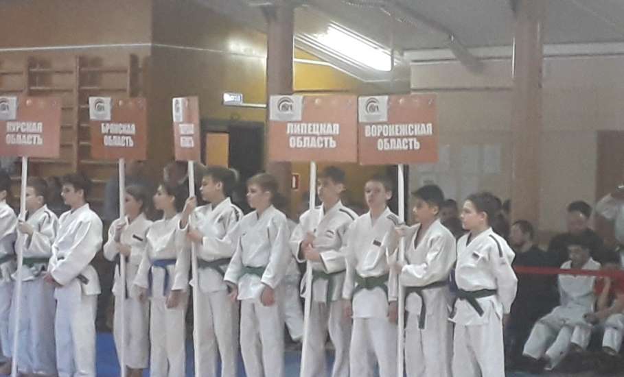 Воспитанники спортшколы «Локомотив» выступили на первенстве ЦФО по дзюдо среди юношей и девушек до 15 лет