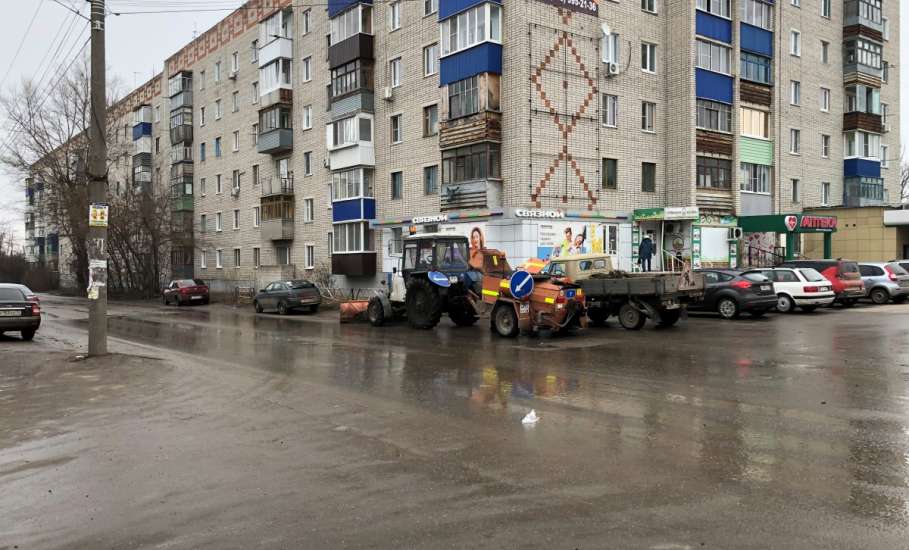 В Ельце не умеют качественно делать даже ямочный ремонт...