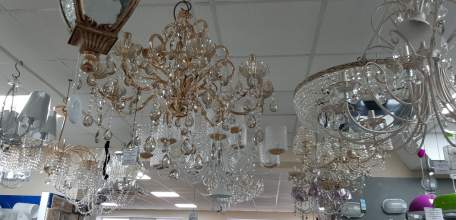 С 1 по 31 марта в магазине МАСТЕРСТРОЙ скидки 10% на обои и люстры, светильники