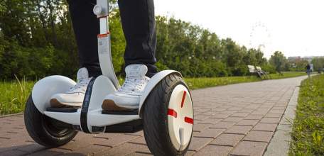 Что нужно знать родителям, приобретающим детям сегвеи, гироскутеры, моноколеса, электросамокаты