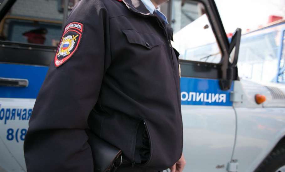 Сотрудники елецкой полиции осуществляют контроль за соблюдением карантинных мер