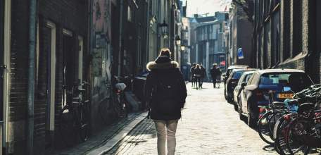 Роспотребнадзор постановил гражданам соблюдать дистанцию не менее 1 метра друг от друга