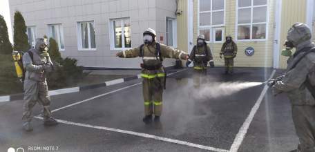 В МЧС на особом контроле работа по проведению дезинфекции в подразделениях