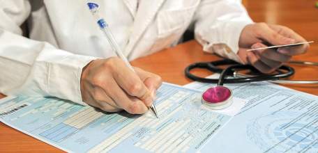 Работающие жители Липецкой области старше 65 лет получили право уйти на больничный до 19 апреля