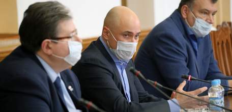 Игорь Артамонов встретился с фармацевтами