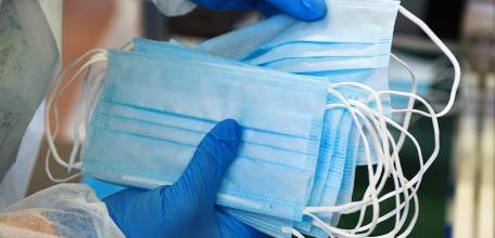 Минпромторг России отвечает на самые актуальные вопросы россиян о медицинских масках и антисептиках