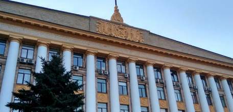 В Липецкой области снято временное ограничение на работу химчисток, специализированных магазинов оптики, нотариальных и адвокатских контор