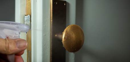 В ОМВД России по городу Ельцу в целях профилактики распространения коронавирусной инфекции проведена санитарная обработка