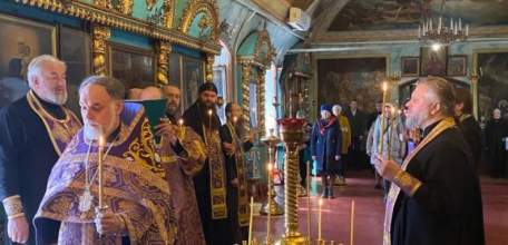 В Ельце остлужили молебен от коронавирусной инфекции