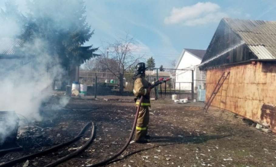 В Ельце из-за пожара пострадал дом